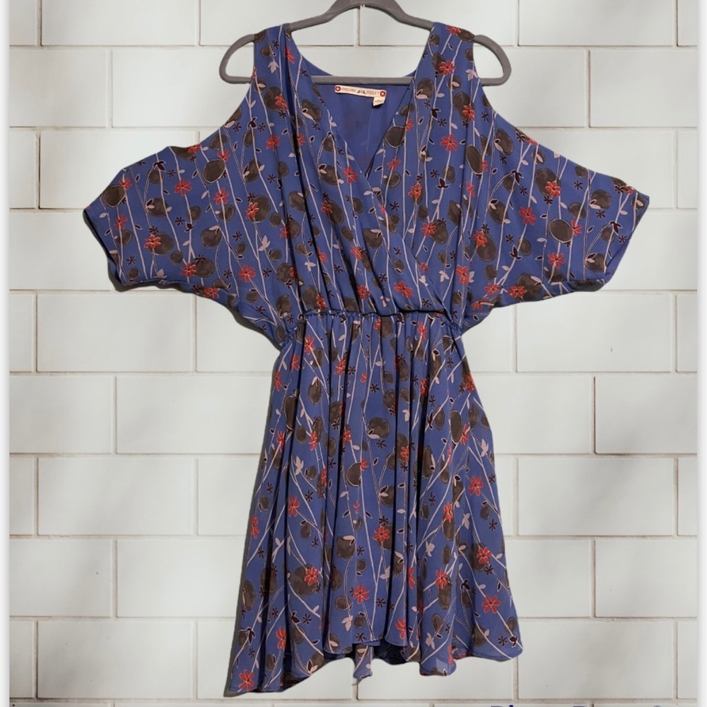 Chelsea & Violet dress/ cold shoulder Floral dress